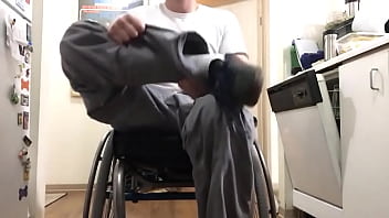 Handicapped man praticing ballbusting