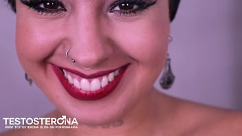 Emi Rippi conta sua história na pornografia para o Dino Sauro do blog Testosterona