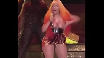 Nicki Minaj DOUBLE NIP SLIP IN CONCERT