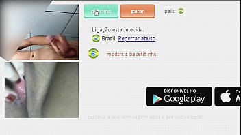 Casada safada gozando muito com o novinho na webcam