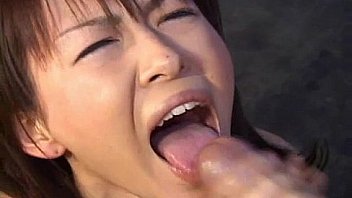 Japanese babe gives awesome deepthroat Uncensored